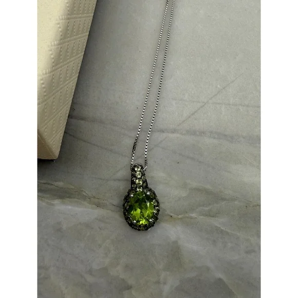 QVC Womens Green Gemstone Sterling Silver Oval Charm 19" Necklace Gift NIB - Picture 2 of 7